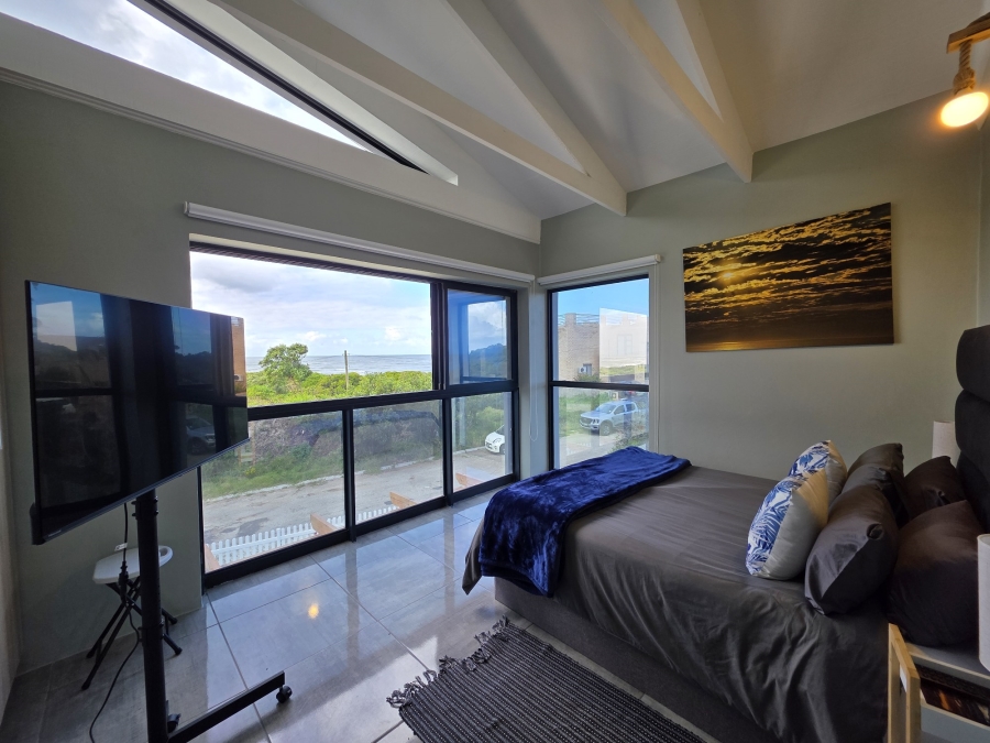4 Bedroom Property for Sale in Paradise Beach Eastern Cape
